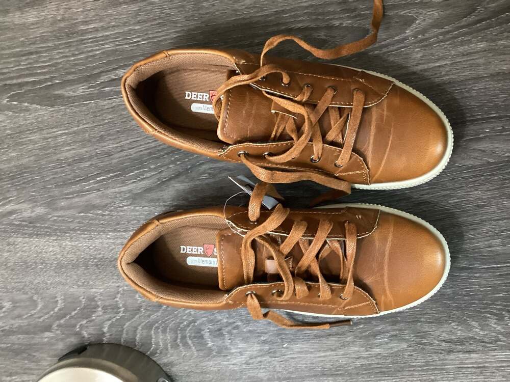 Deer Stags Kane Memory Foam Sneakers Size 5M